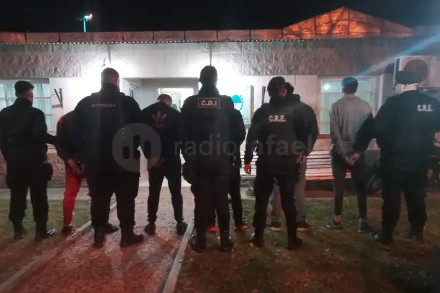 En la madrugada, se metieron en el predio de Ferro y quedaron todos detenidos