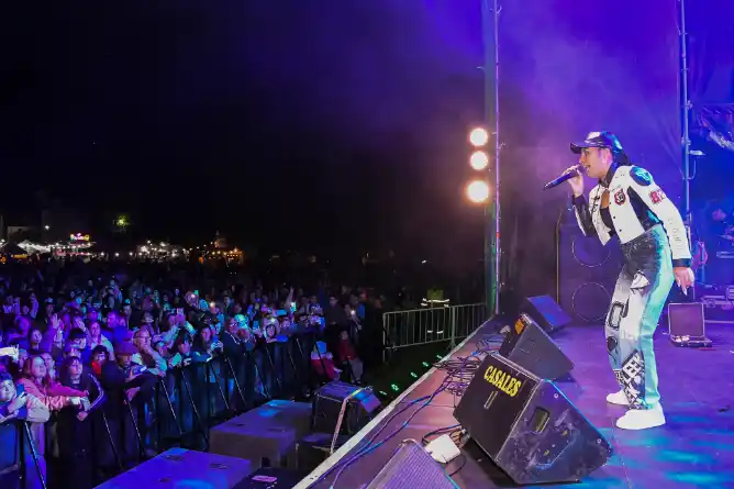 Chascomús vivió un multitudinario cierre de temporada con música y encuentro al aire libre