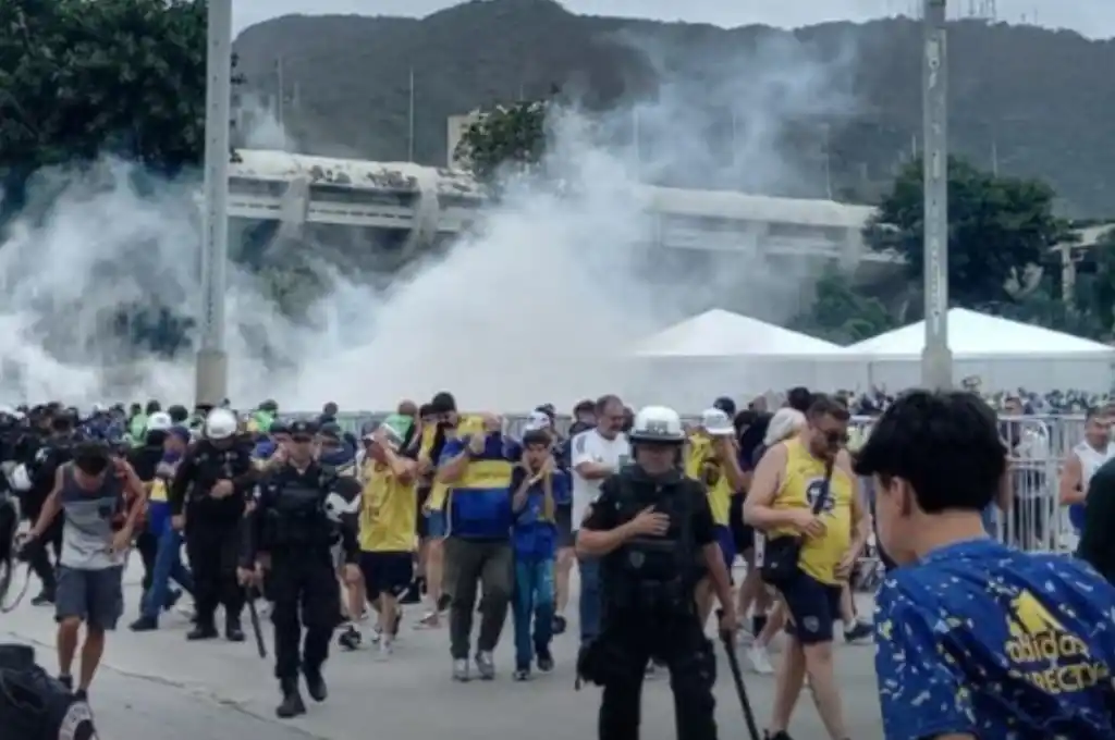 Incidentes en los accesos al estadio maracaná en el ingreso de los hinchas xeneizes.