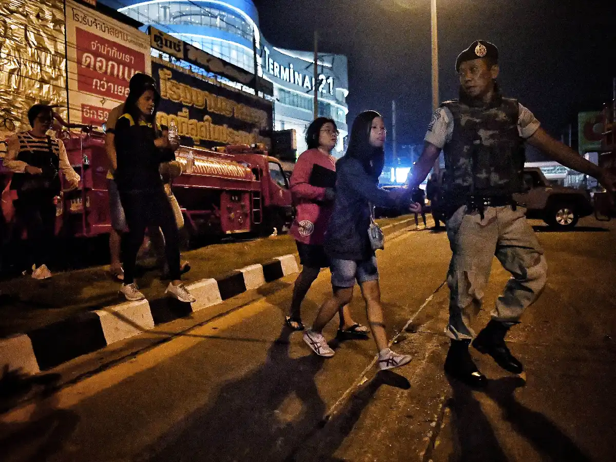 Se elevan a 27 los muertos en el ataque en un centro comercial en Tailandia