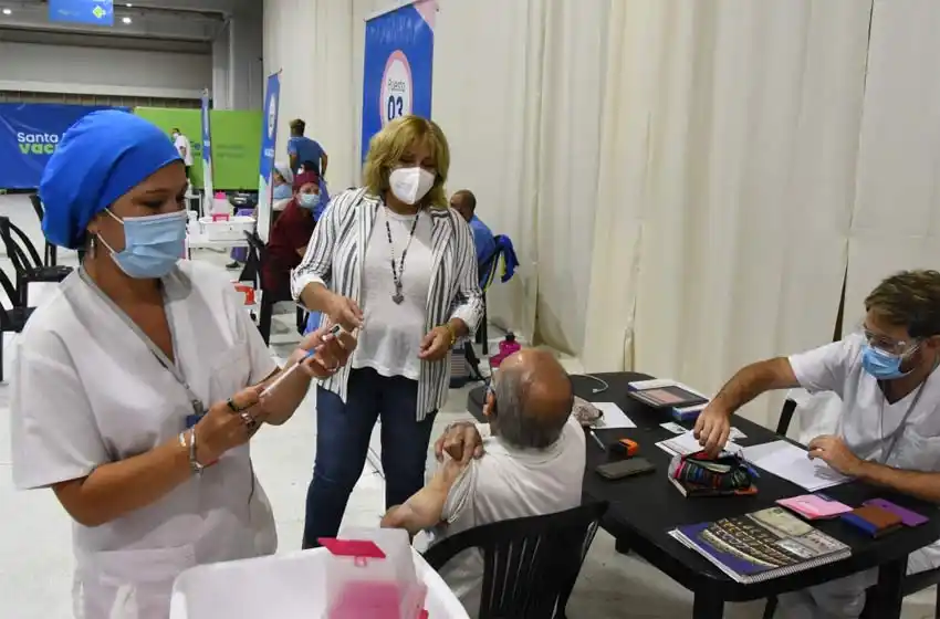 Por el paro de trabajadores de la Salud, se suspende la vacunación Covid en hospitales de Rosario
