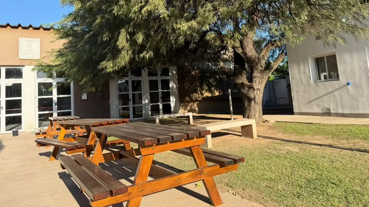 El municipio apoyó el proyecto de los estudiantes y comenzó la construcción del patio