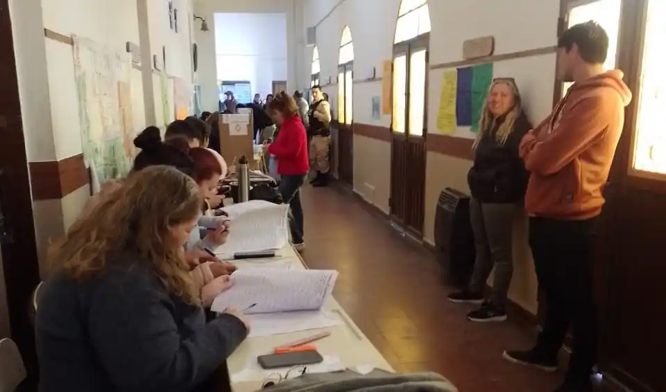 Las autoridades percibirán $ 40 mil por ejercer el cargo y otros $ 40 mil por realizar el curso de capacitación.