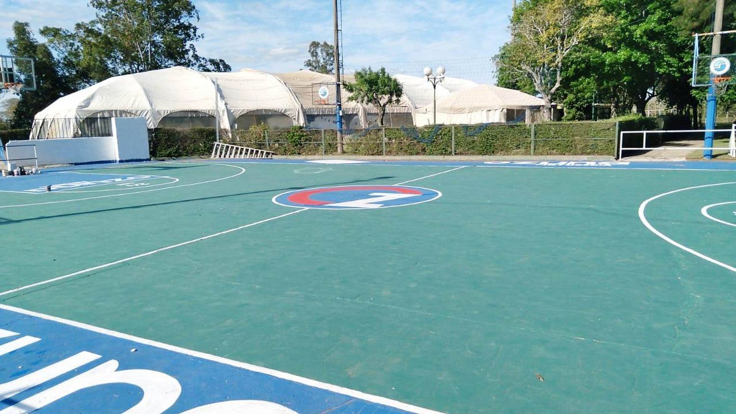 Inauguración de la cancha de básquet del Club Salto Grande