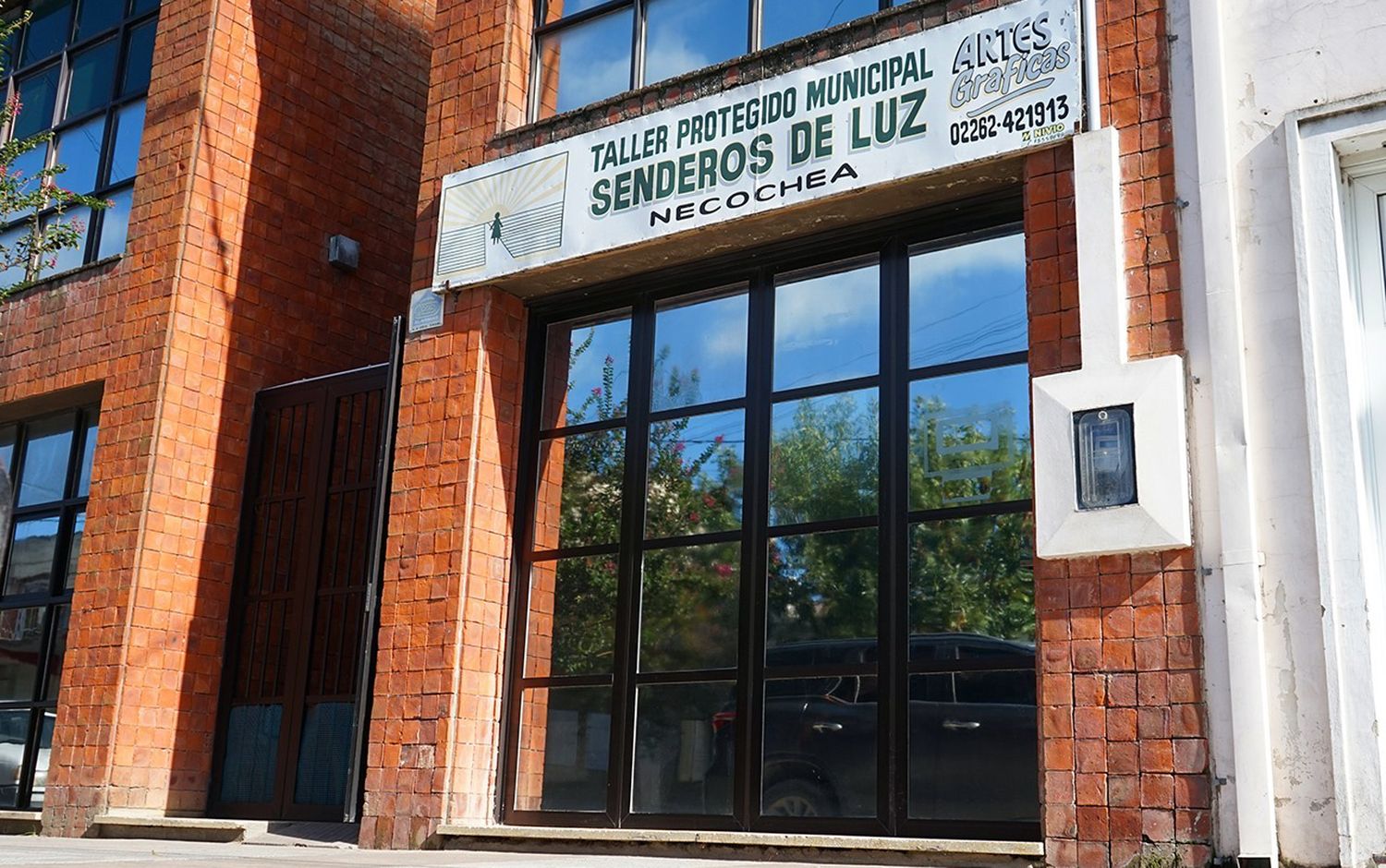 Taller protegido. Funciona en calle 52 Nº 3024 con distintos servicios