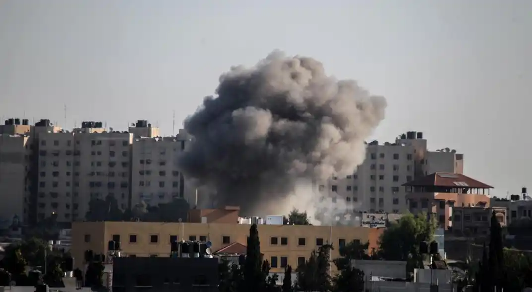 Israel bombardeó objetivos de Hamas en Gaza y endureció aún más el bloqueo