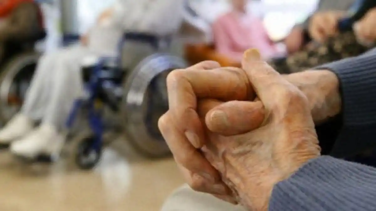 Flexibilización en geriátricos: cómo es el protocolo para visitar a los abuelos
