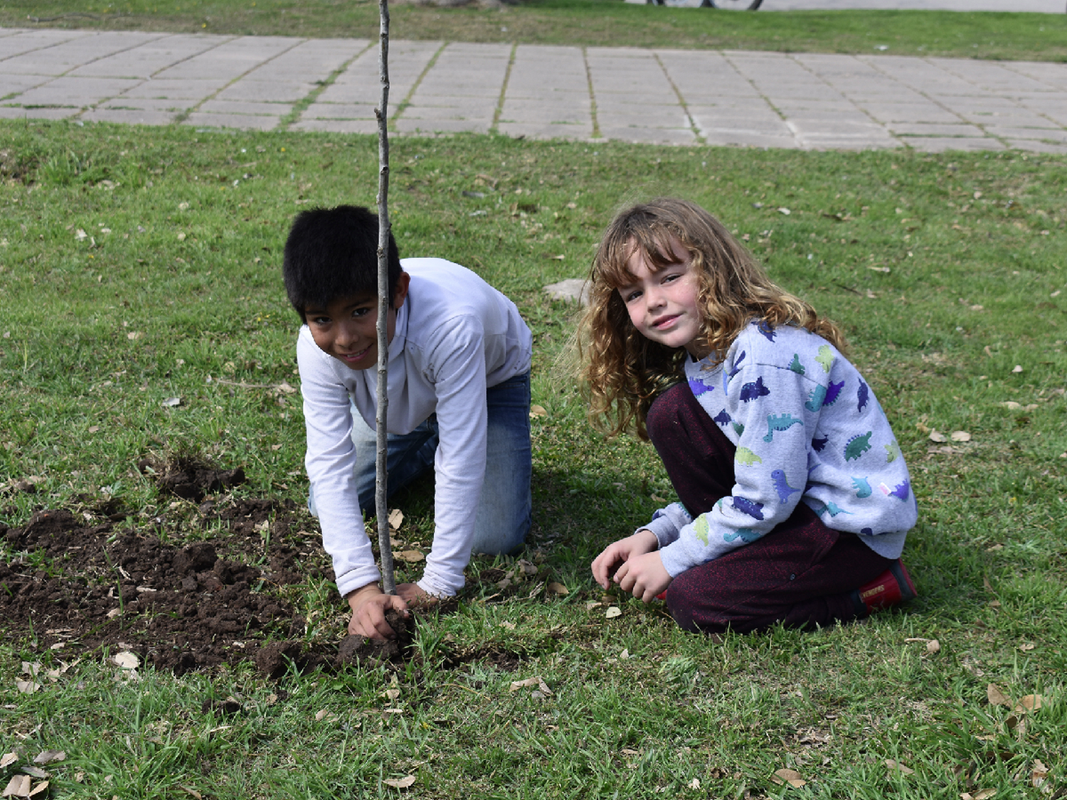 Una recorrida en bicicleta para plantar árboles en Devoto          