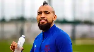 Barcelona considera insuficiente una oferta del Inter por Arturo Vidal