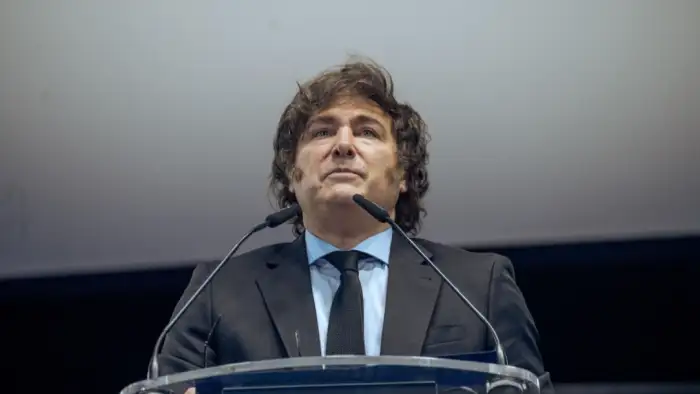 La publicación que compártió el presidente busca despegar a la droguería de las acusaciones y se pone a disposición