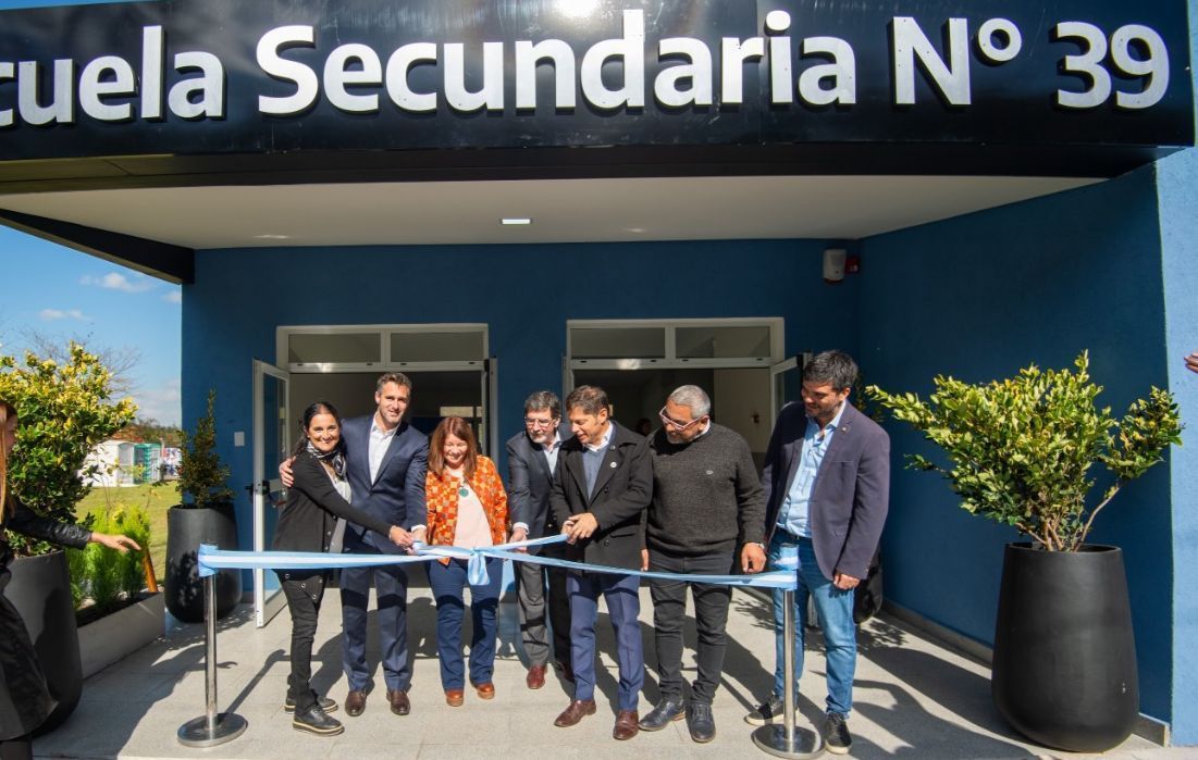 Achával y Kicillof inauguraron una escuela: Habrá otras 10 nuevas más en el distrito