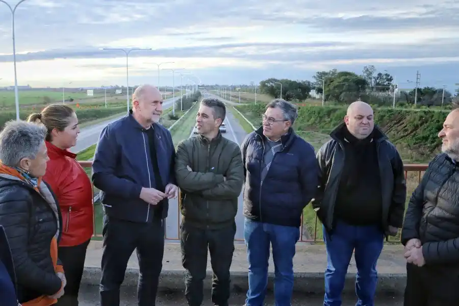 Perotti recorrió el avance de la obra de acceso a Fray Luis Beltran a la autopista
