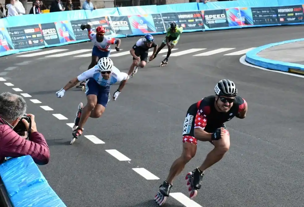 Nahuel Schelling en competencia en el Mundial de Ruta (Foto: Moon Photograghy)