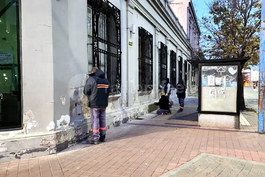 Necesitaba mantenimiento: comenzaron los trabajos en la fachada del Museo Histórico Municipal