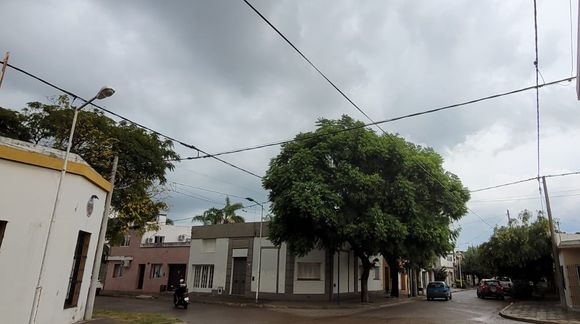 Rige alerta meteorológica por tormentas y lluvias fuertes con abundante caída de agua en cortos períodos