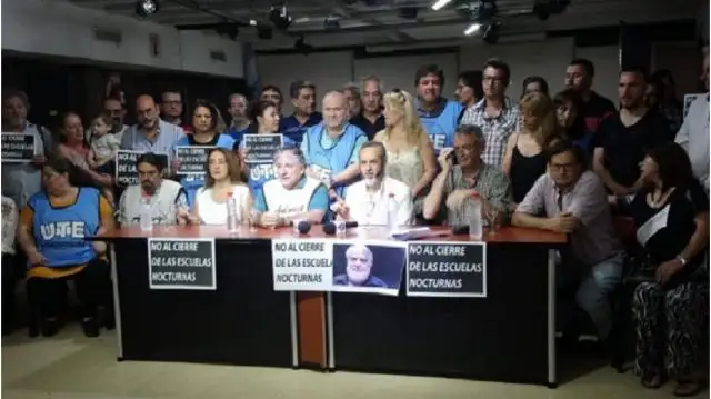 Los docentes anunciaron un paro para el jueves contra el cierre de las escuelas nocturnas