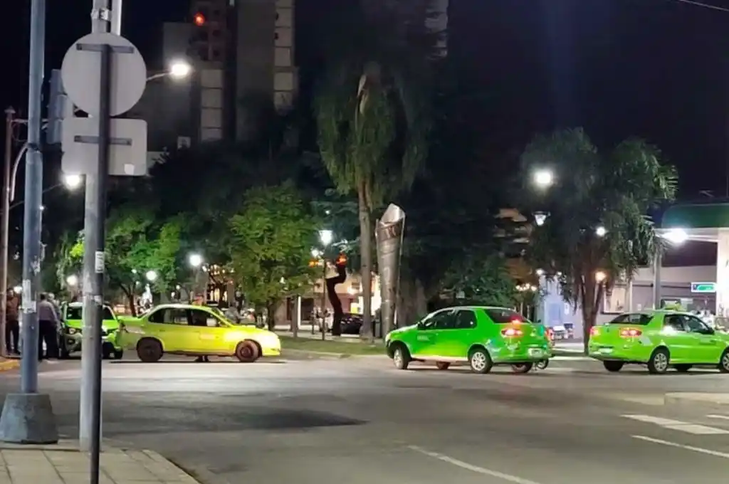 Tras un nuevo robo a un chofer, taxis y remises de Santa Fe exigieron mayor seguridad