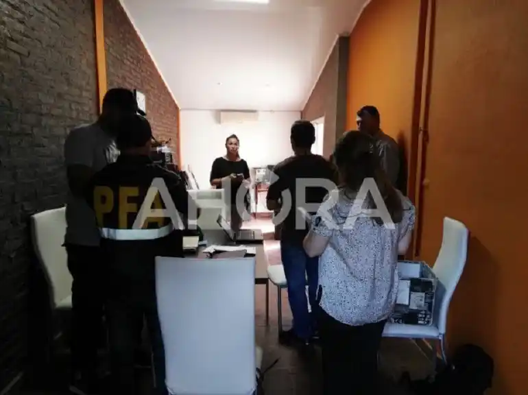 Realizaron ocho allanamientos en la provincia por una evasión millonaria