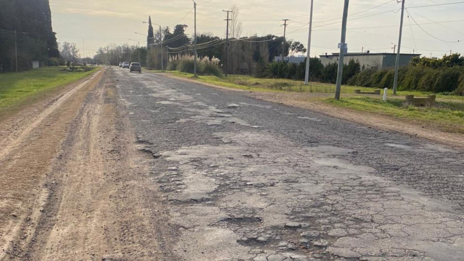 Villa Jardín: parodian la guerra Rusia - Ucrania para mostrar el pésimo estado del camino al Aeroclub