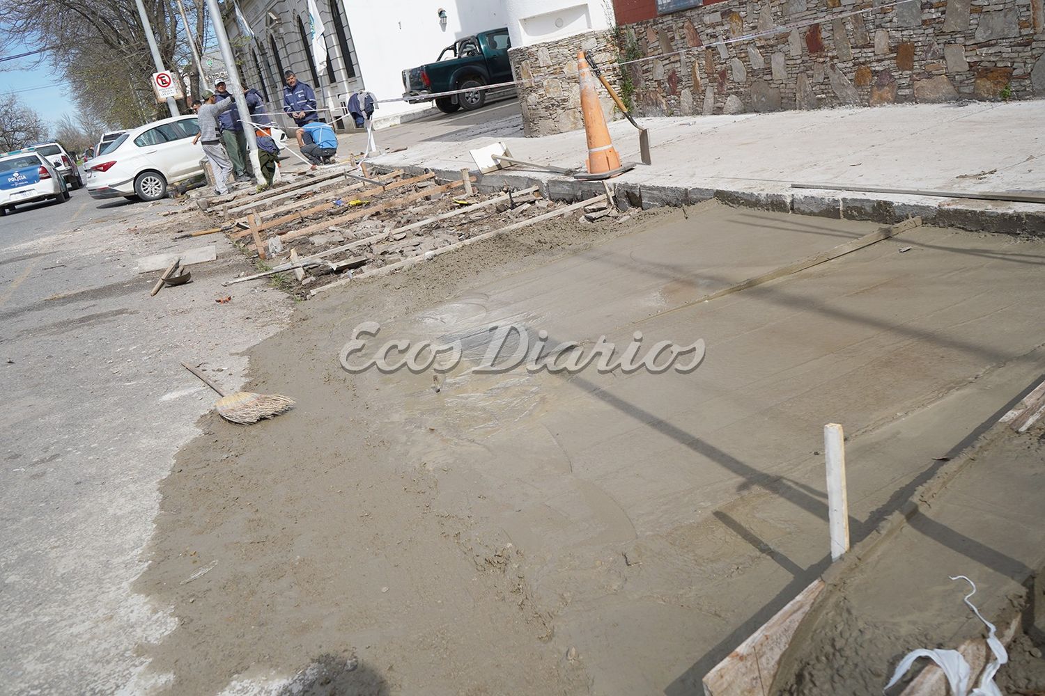 Trabajos. Frente a la Comisaría Primera, sobre la avenida 58