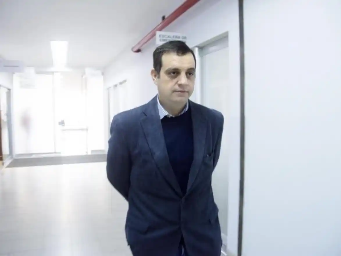 El abogado y funcionario Reggiardo amedrentó a una jueza y logró suspender la audiencia