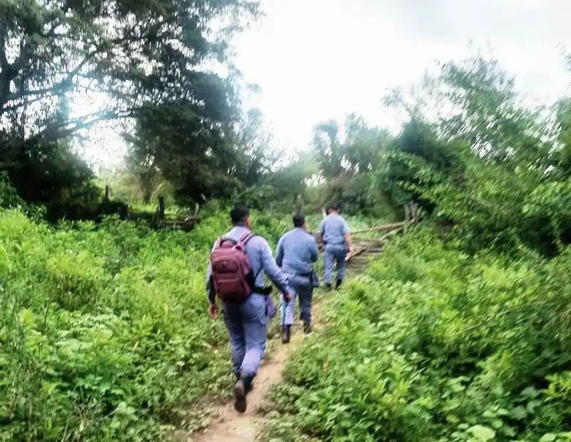 La Policía halló un cuerpo 
sin vida y busca identificarlo