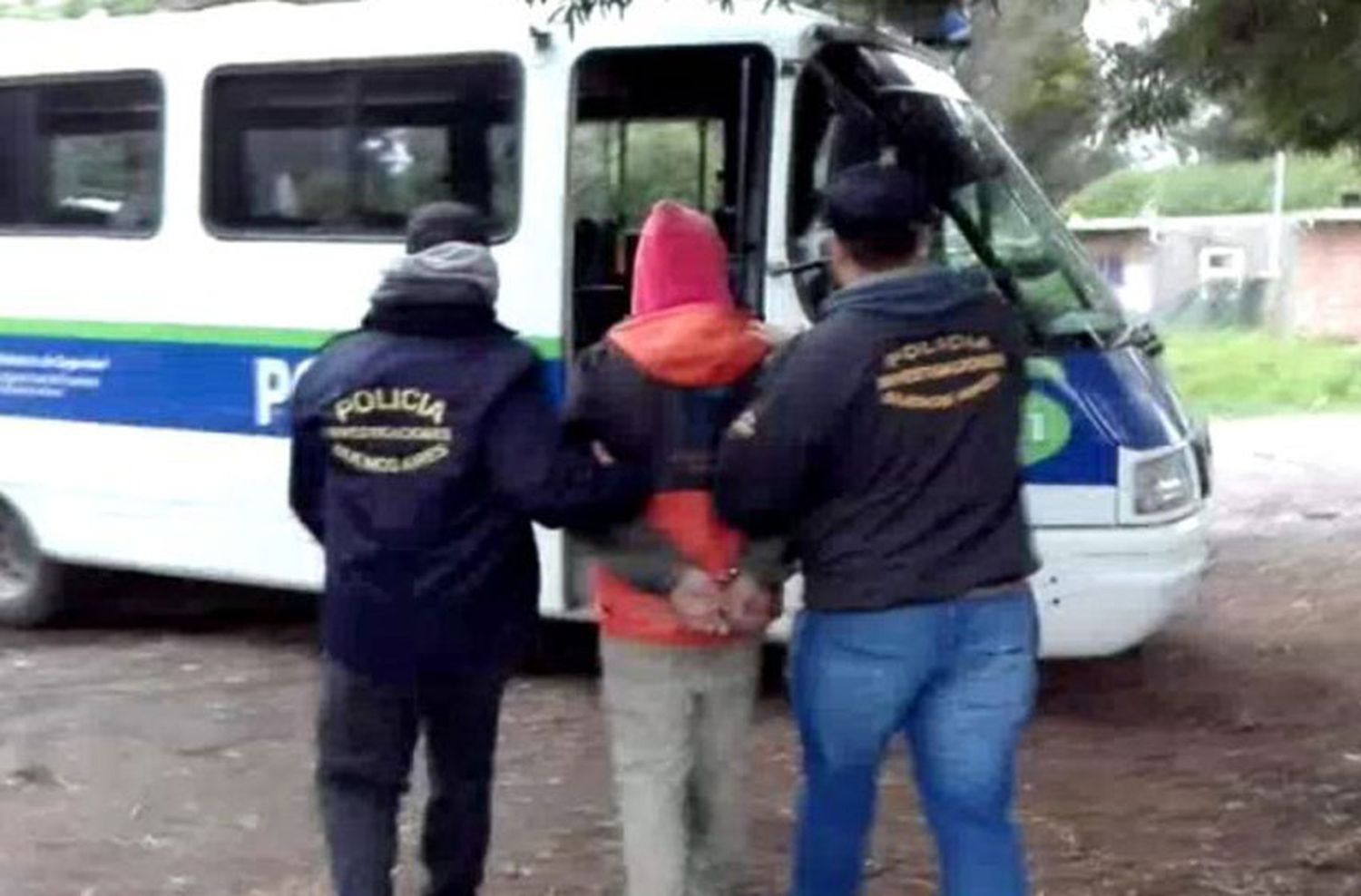 Detuvieron a un hombre por golpear, quemar y maltratar a sus hijos