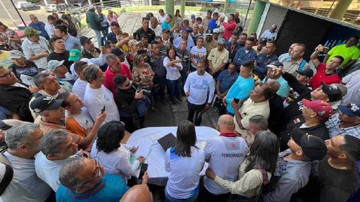El SOCIALISMO le «MONTA LA PATA a la SOCIEDAD»: María Corina llama a los trabajadores a  «poner a producir a este país» (+Videos)