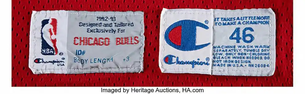 La etiqueta de la camiseta que vistió Michael Jordan en la temporada 92/93 de la NBA (Heritage Auctions)