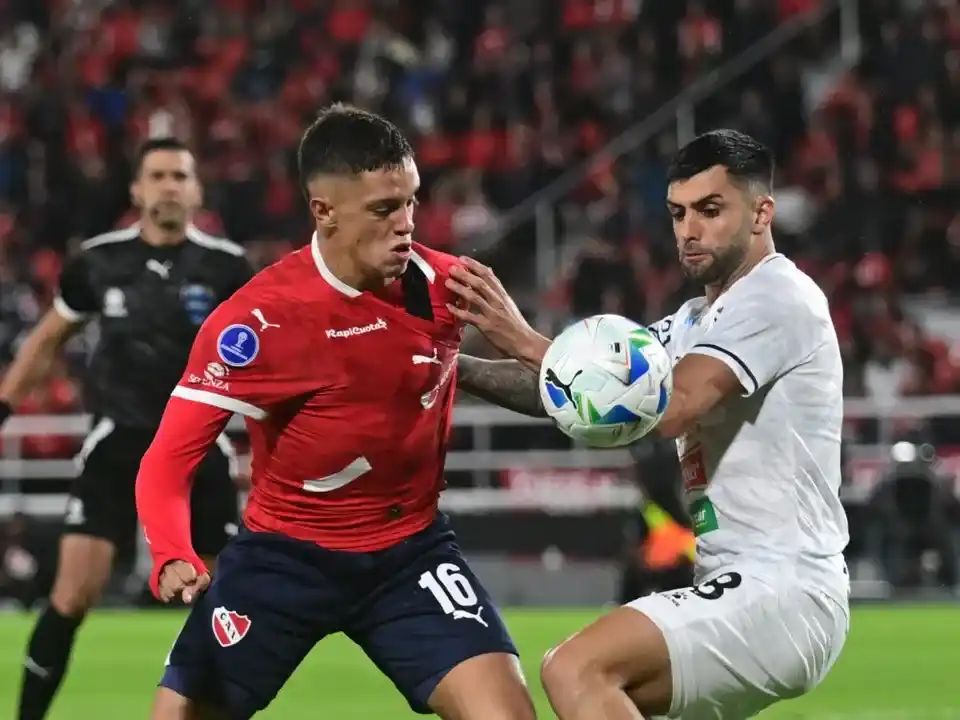 El Rojo venció en el final 2 a 1 a Boston River en Avellaneda. Foto:Foto: Maximiliano Luna/NA