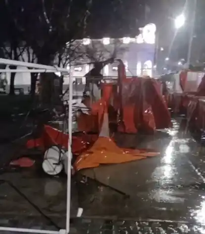 La tormenta generó destrozos en la feria de Mujeres Emprendedoras y en el Encuentro de Artesanos