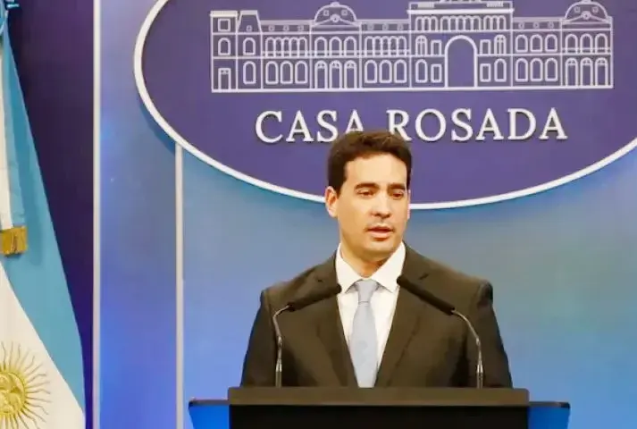 “Seremos reelectos en primera vuelta”, anticipó el vocero presidencial