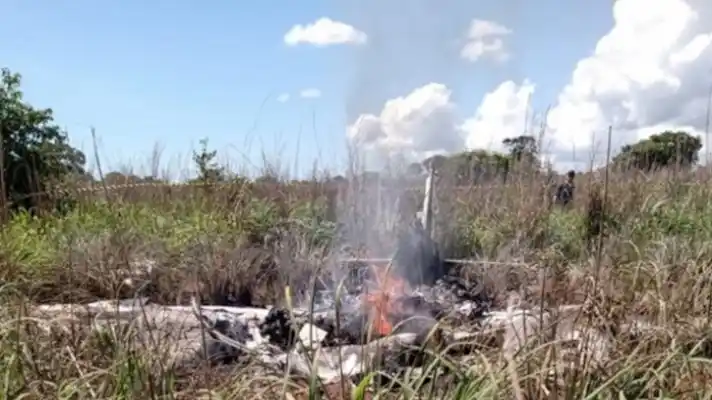 TRAGEDIA EN BRASIL: seis muertos, entre ellos cuatro futbolistas, al caer una avioneta