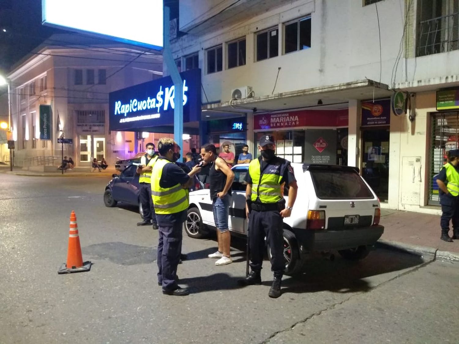 Controles el fin de semana: secuestraron 30 motos, tres autos y sancionaron a un bar por “no respetar el distanciamiento”