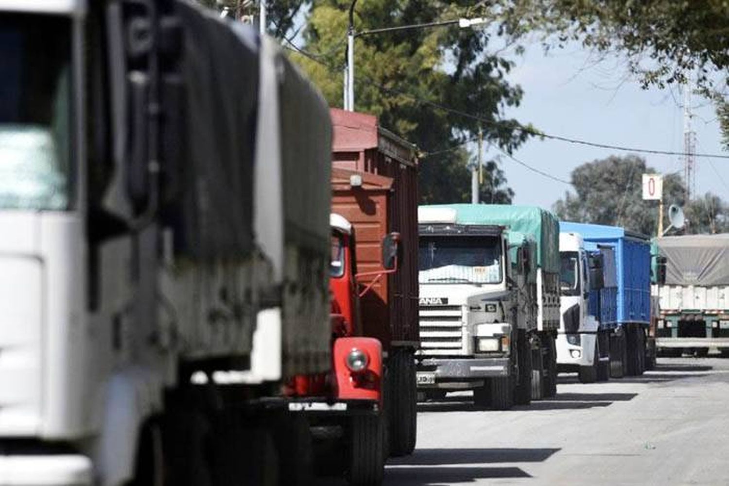 Se presentó una app para ordenar la circulación del transporte y el abastecimiento de alimentos