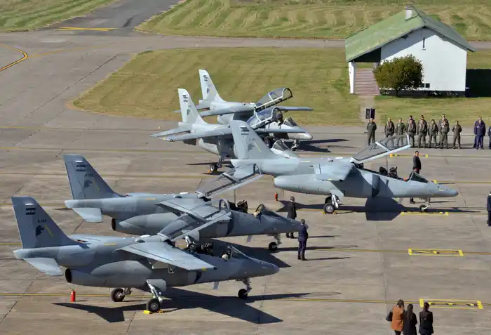 Desde la cabina: así se siente volar un Pampa III