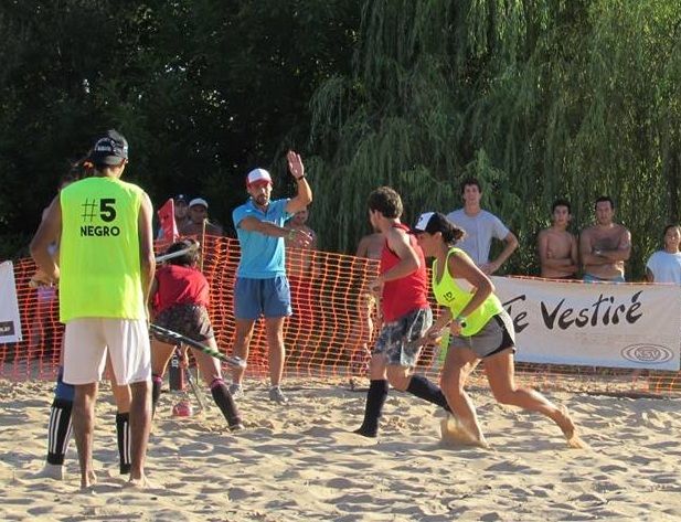 Hockey: comienza a jugarse el Five Playa Copa “Marí Marí”