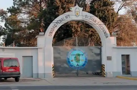 Niña abusada en la cárcel: Las llamadas y mensajes serían contundentes