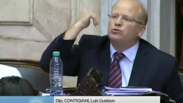 “La ley muestra la debilidad de consenso del gobierno”