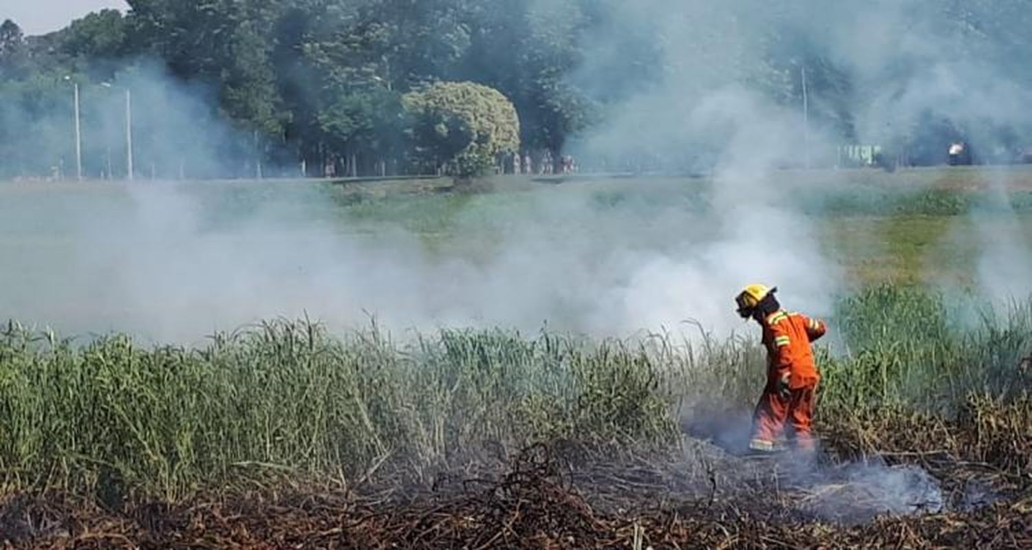 Bomberos combatieron un nuevo foco ígneo en el Paseo Público