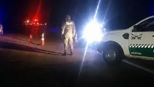 Interrumpieron el tránsito en la Autovía 14 tras el vuelco e incendio de un camión que llevaba combustible