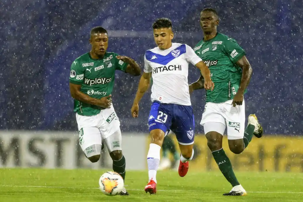 Vélez sacó ventaja en la ida ante los colombianos