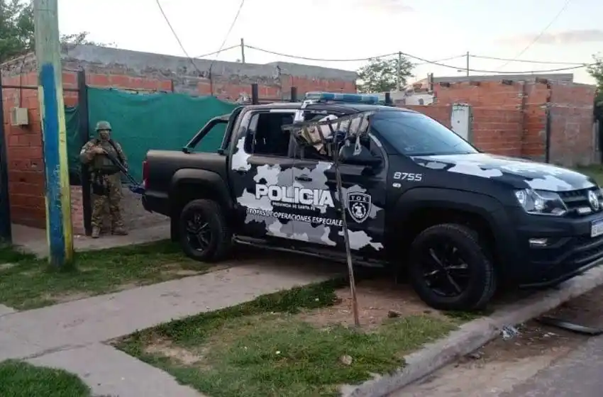 Dos hombres quedaron detenidos por el crimen de una mujer en barrio Santa Lucía