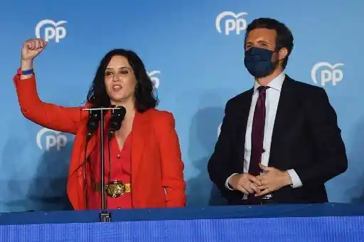 Isabel Díaz Ayuso triunfa en elecciones regionales de Madrid