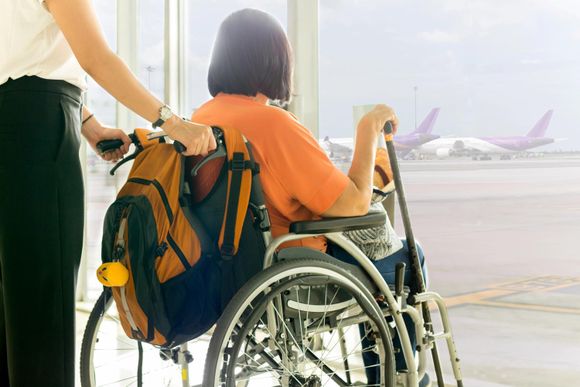 Viajar en avión con discapacidad: crónica de una inclusión que no despega