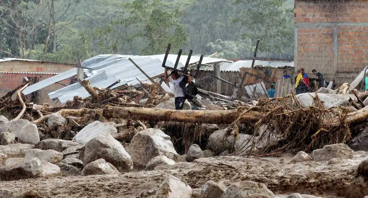 ¡TERRIBLE! AVALANCHA en Quetame deja varios muertos y desaparecidos (+ Video)