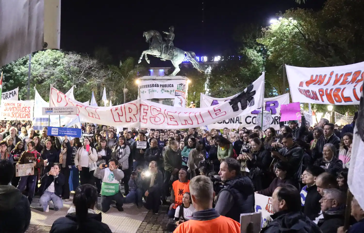 Fuerte convocatoria en Concordia durante la cuarta Marcha Federal Universitaria