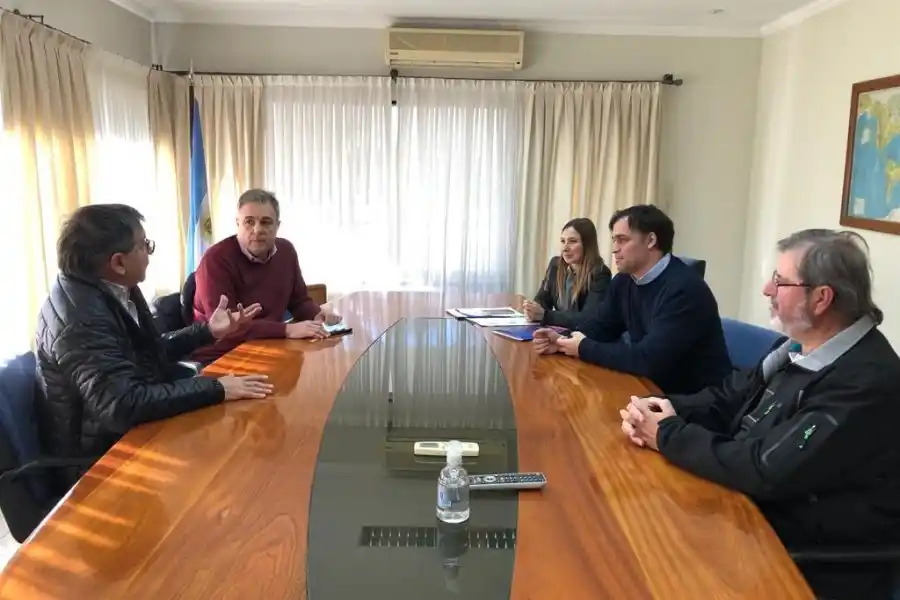 El Municipio y la firma Basso S.A. firmaron un convenio para reparar un tramo de la colectora Fanti