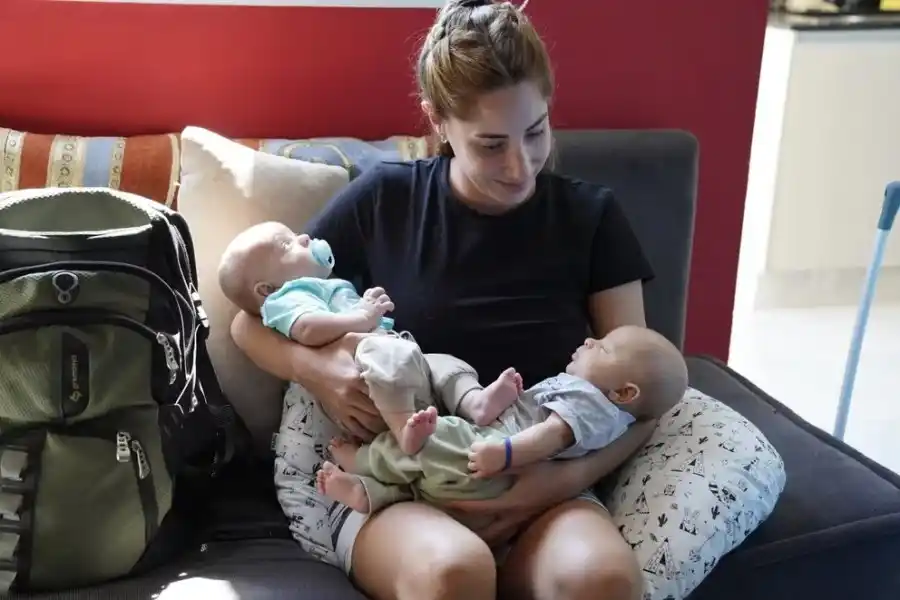 Ya se resolvió el misterio de los gemelos mezclados: ¿cuál es cual?