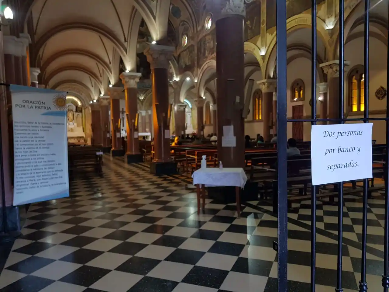 El gobernador autorizó las celebraciones religiosas en toda la provincia